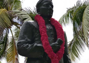 Statue of Lala Desh Bandu Gupta